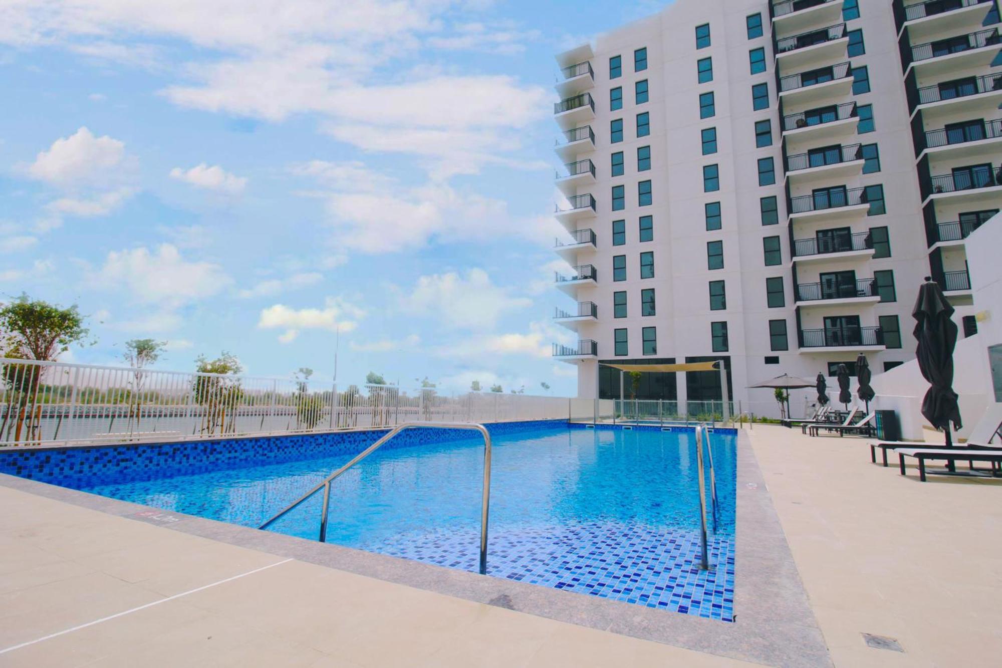 Appartamento Classy Modern Canal And Pool View Abu Dhabi